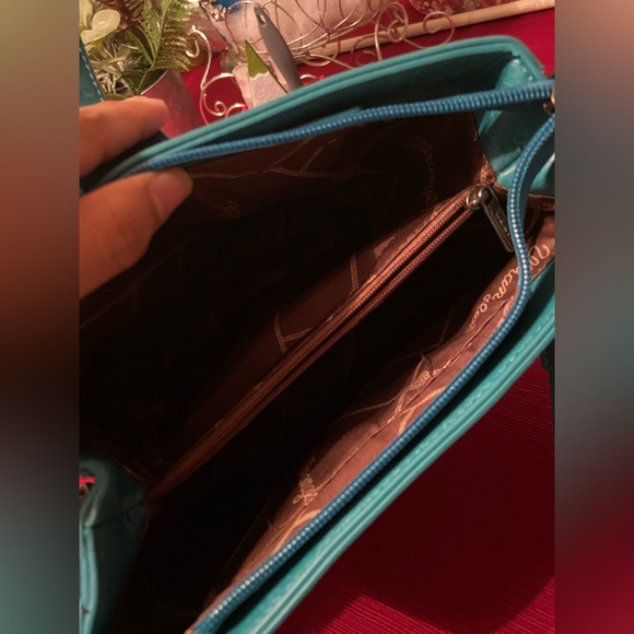 Wrangler Crossbody Purse - Picture 3 of 4